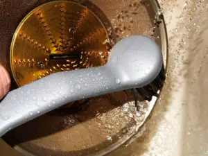 how to clean juicer