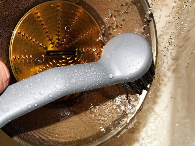 How to Clean a Juicer? (With Easy Step by Step Guide) TheJuicerGuide